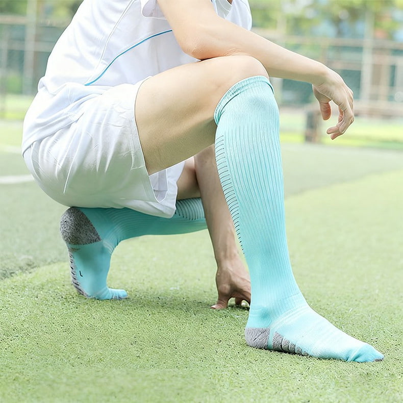 일상적인 남성복에 적합한 발목 양말을 어떻게 선택합니까?